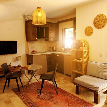 Okapi Suites Ula Dış mekan fotoğraf